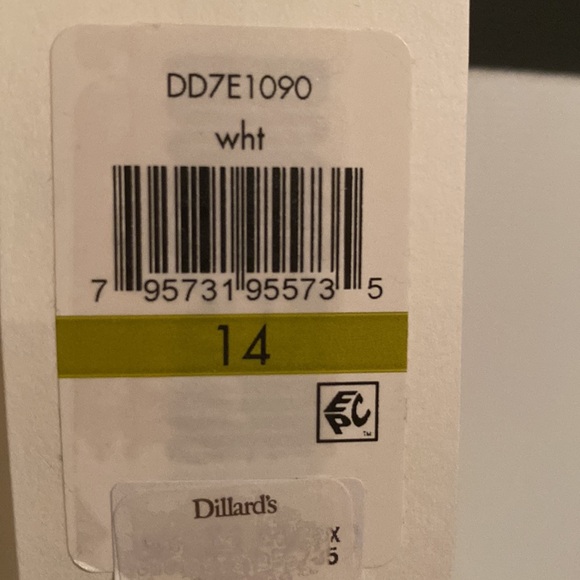 DKNY Crew Neck Cut Out Solid Sheath Dress…never worn. - Picture 4 of 8